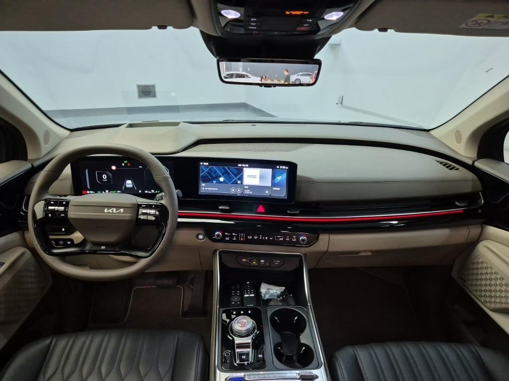 KIA Carnival - Vista 9