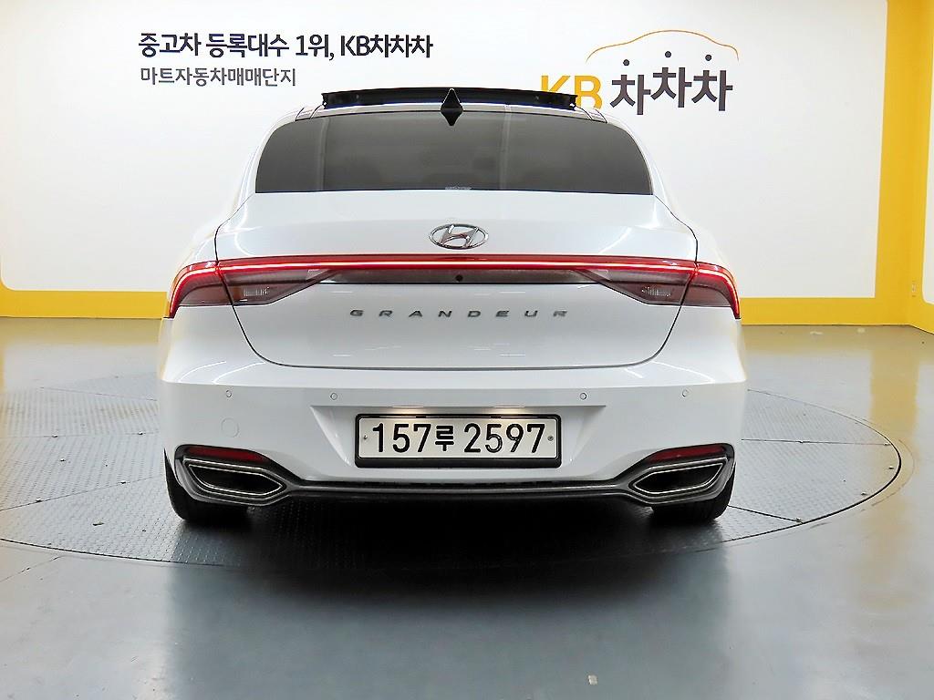 HYUNDAI Grandeur - Vista 3