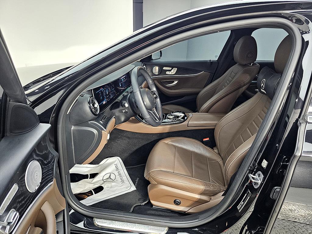 Mercedes Benz E class - Vista 10