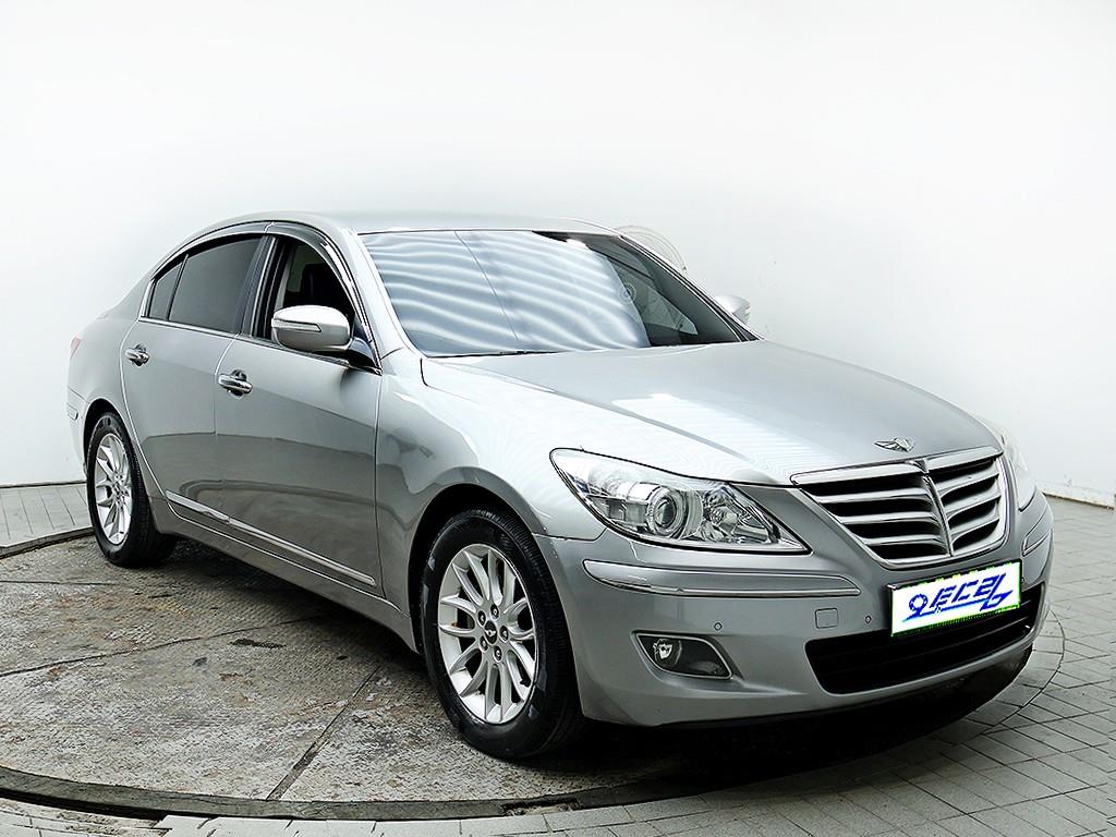 HYUNDAI Genesis - Vista 2