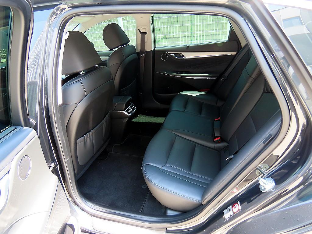 HYUNDAI Grandeur - Vista 5