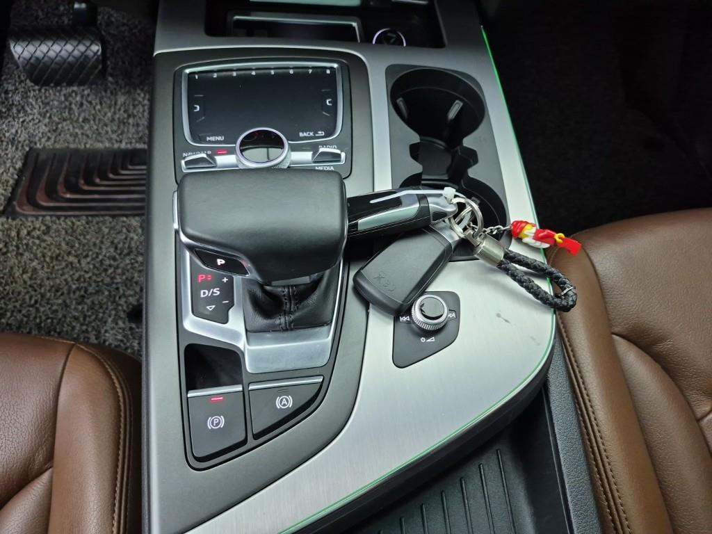 Audi Q7 - Vista 10