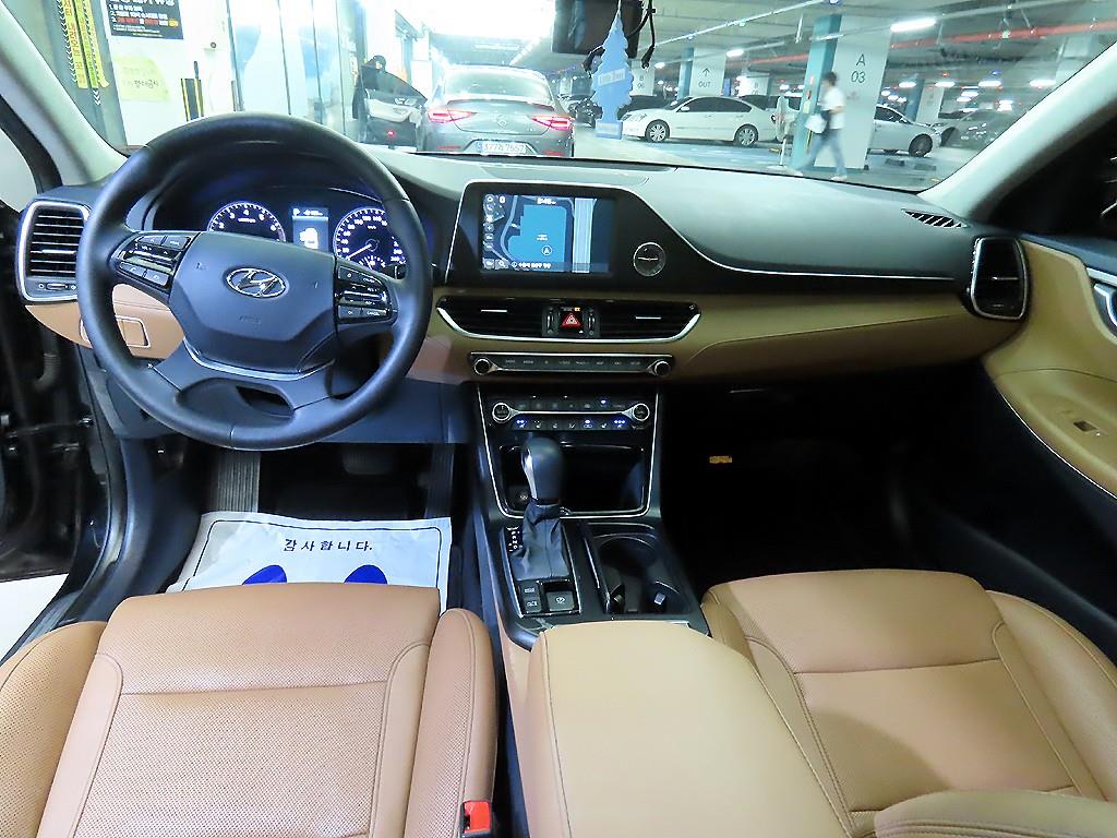 HYUNDAI Grandeur - Vista 10