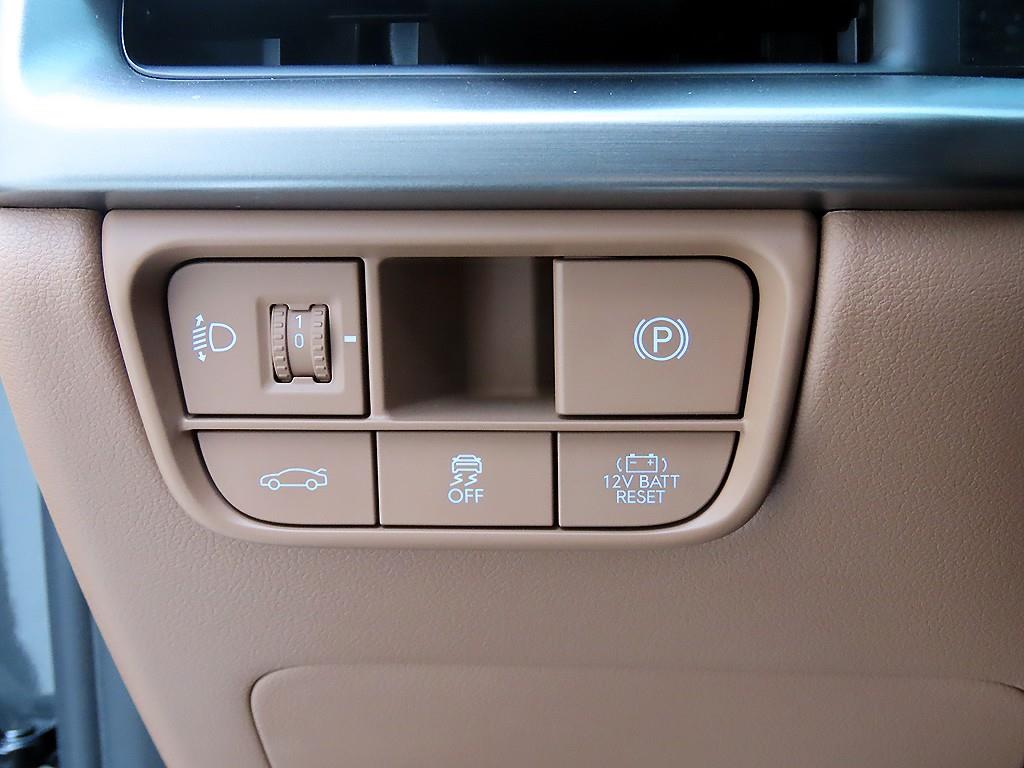 HYUNDAI Grandeur - Vista 12
