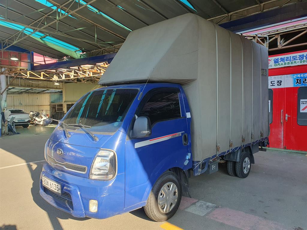 Small Truck Cargo (small) - Vista 3