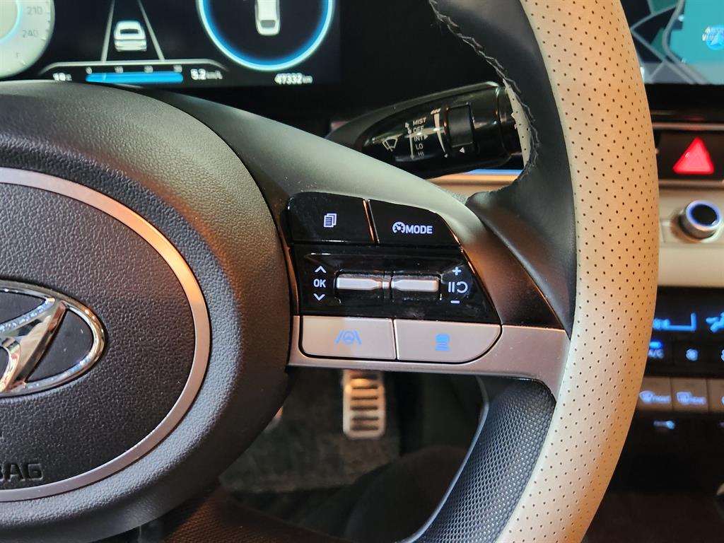 HYUNDAI Avante - Vista 10