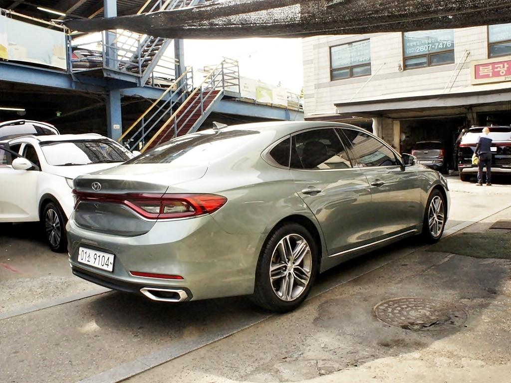 HYUNDAI Grandeur - Vista 6