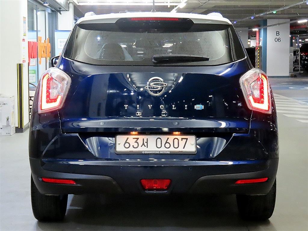 Ssangyong Tivoli - Vista 5