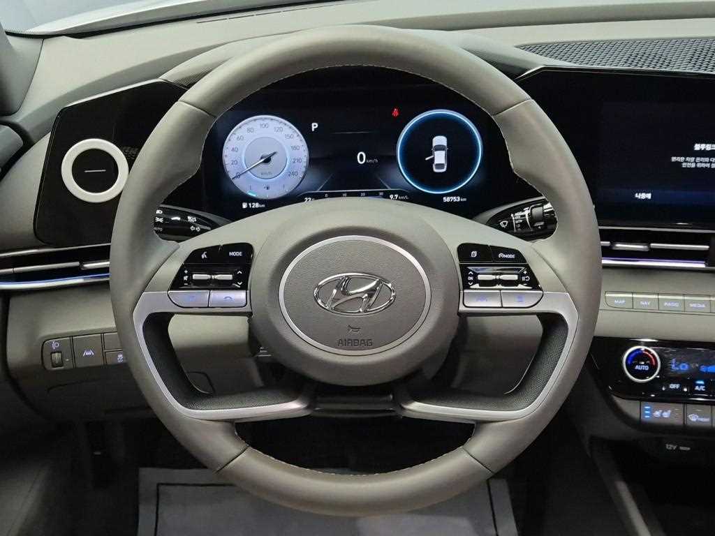 HYUNDAI Avante - Vista 11