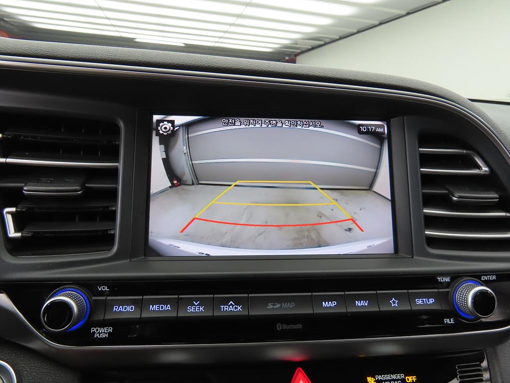 HYUNDAI Avante - Vista 10