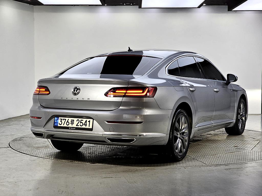 Volkswagen Arteon - Vista 4