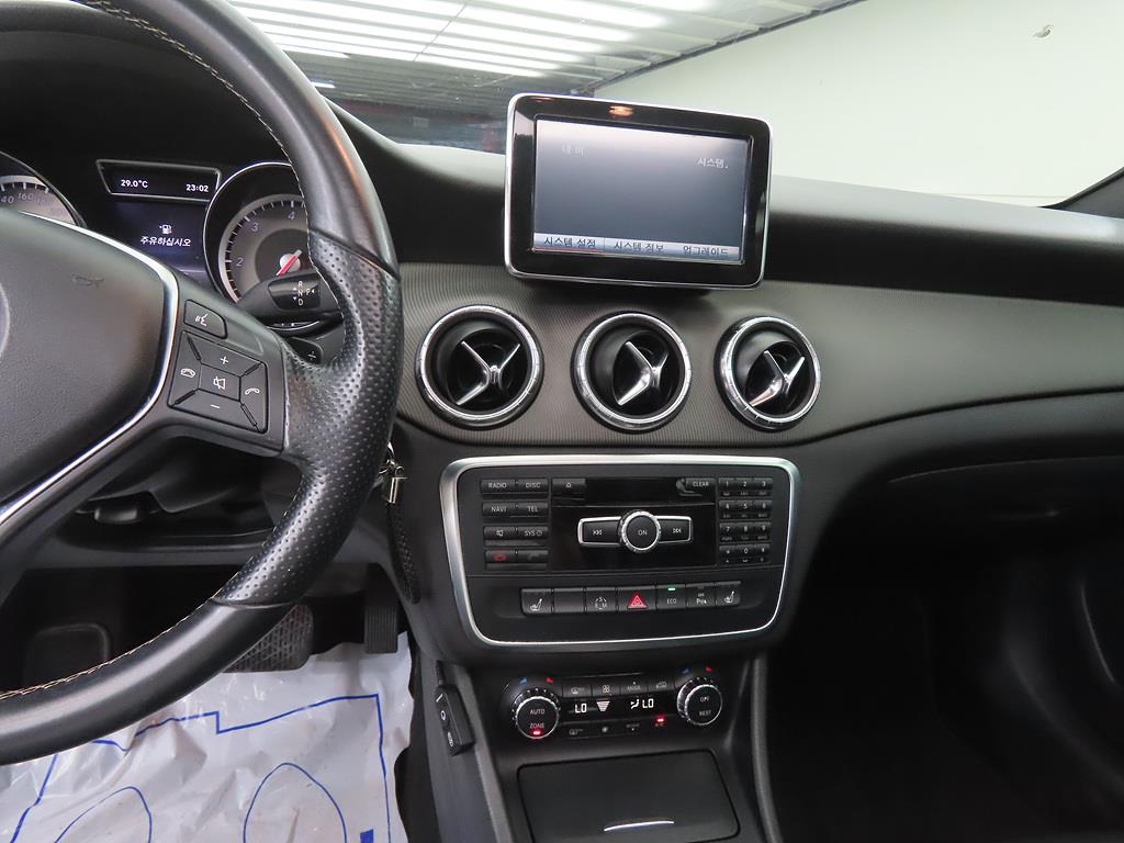 Mercedes Benz CLA Class - Vista 12