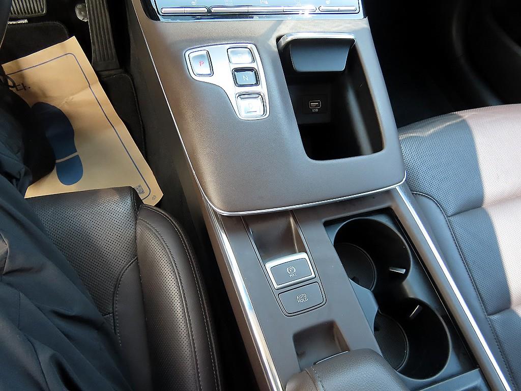 HYUNDAI Grandeur - Vista 12