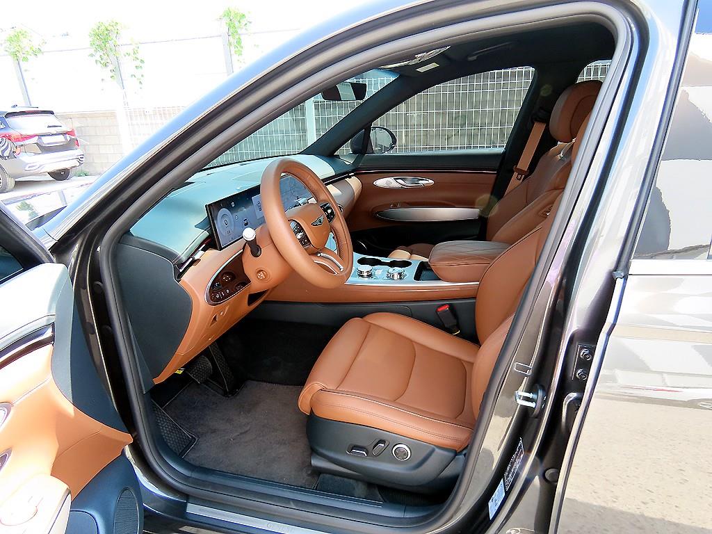 Genesis GV70 - Vista 7