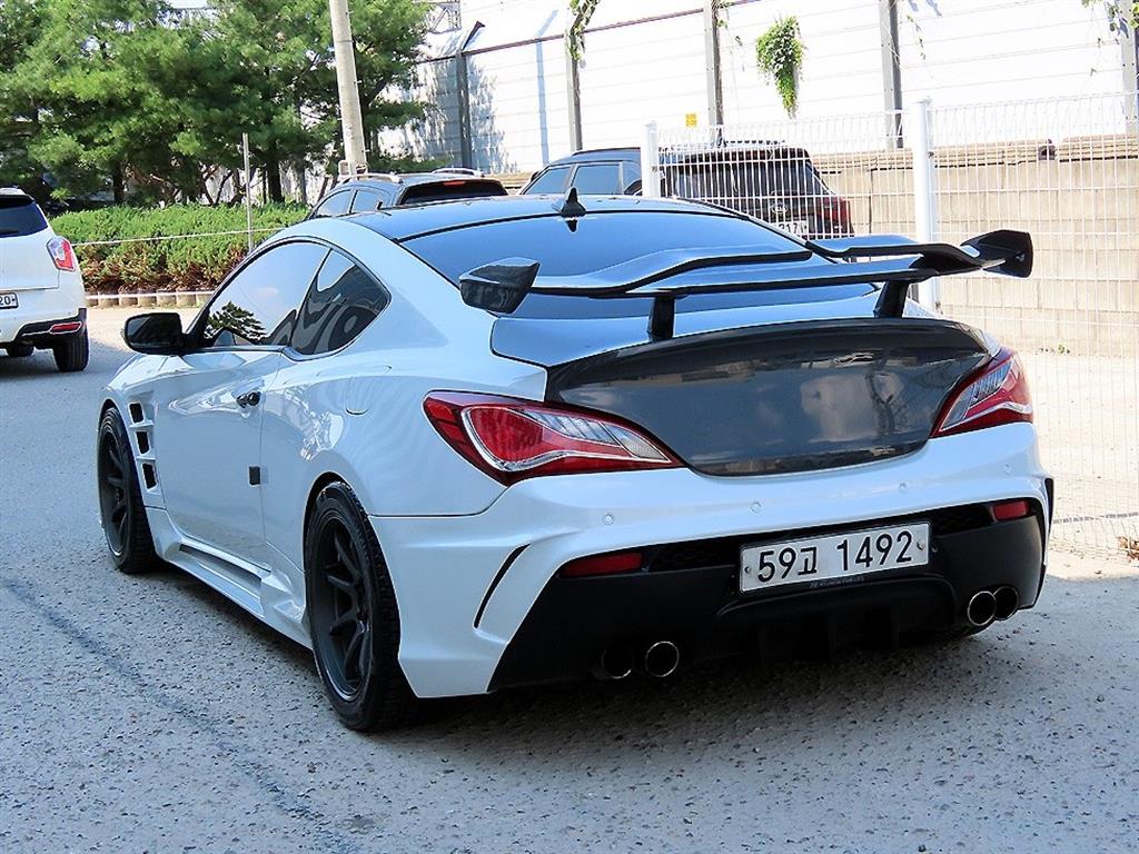 HYUNDAI Genesis - Vista 3
