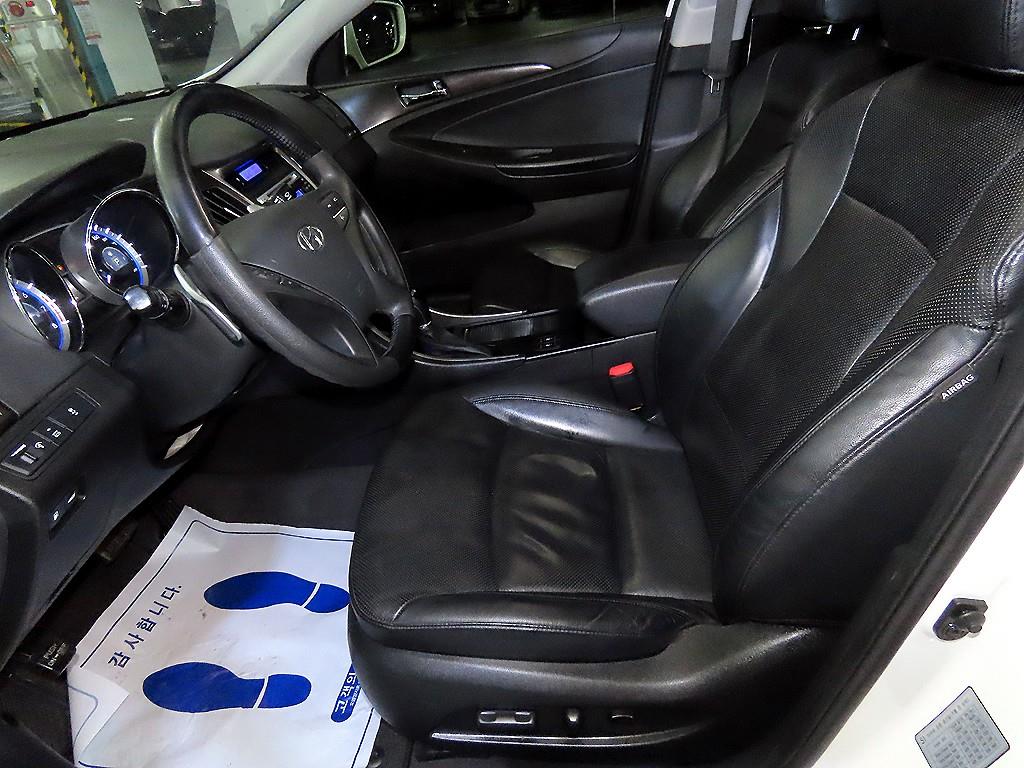 HYUNDAI Sonata - Vista 8