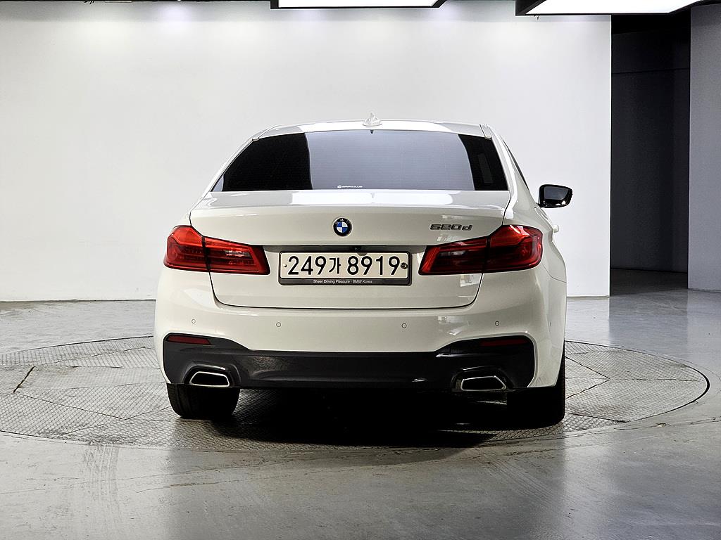 BMW 5 Series - Vista 3