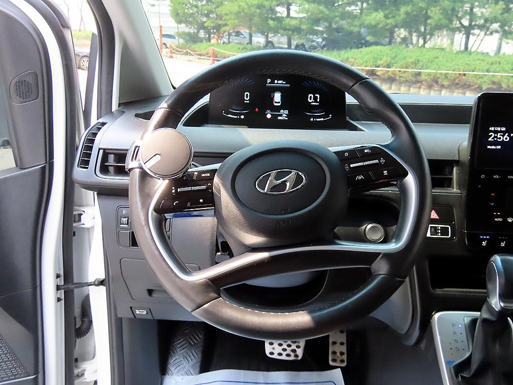 HYUNDAI Staria - Vista 10