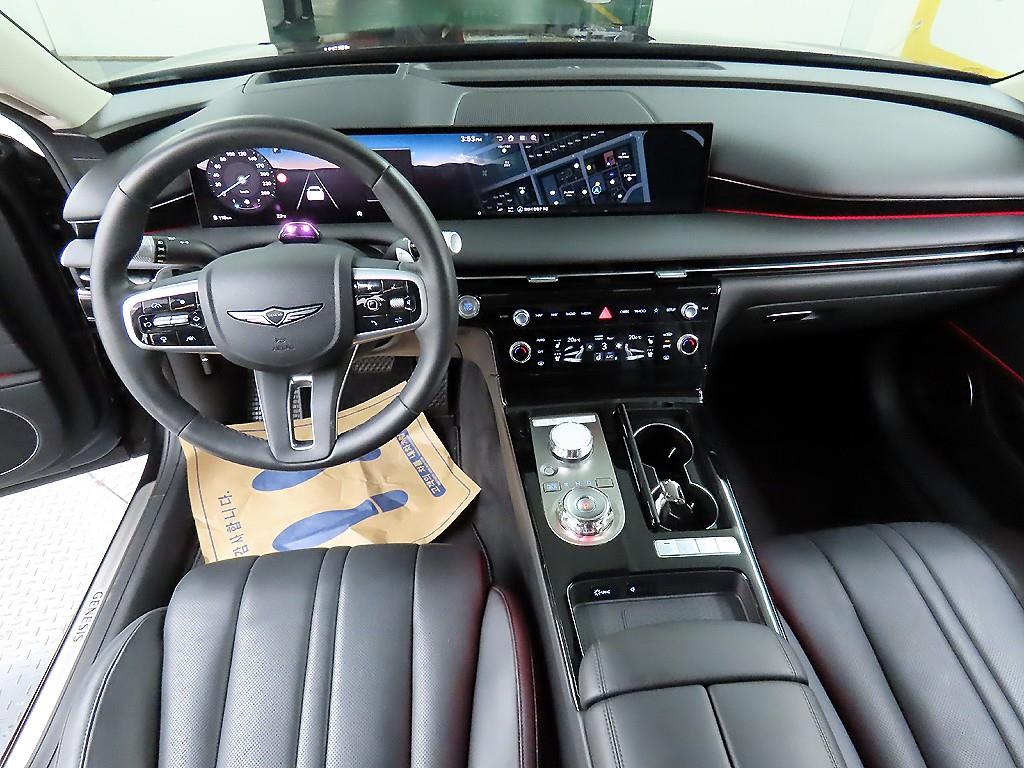 Genesis G80 - Vista 9