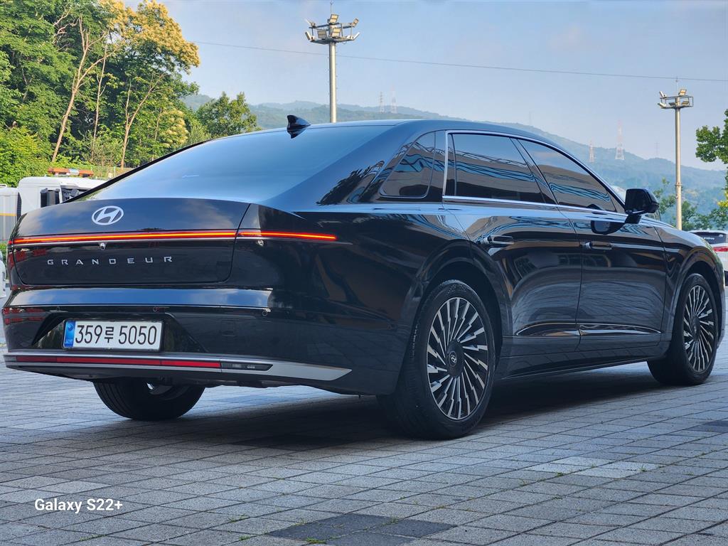 HYUNDAI Grandeur - Vista 2