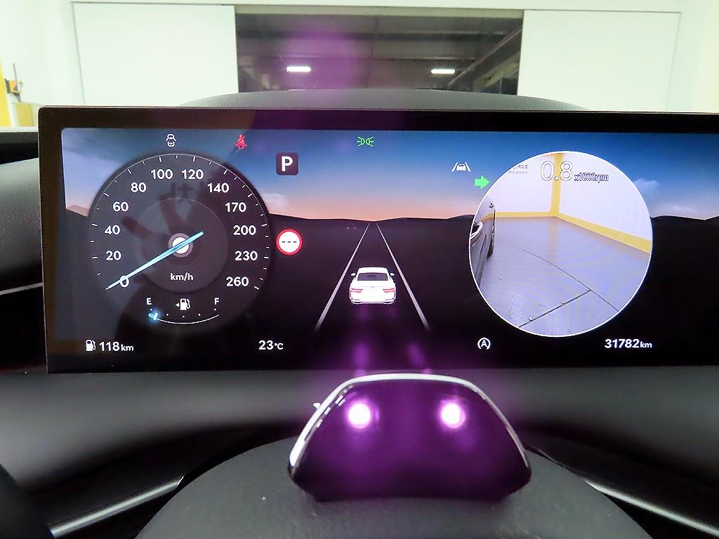 Genesis G80 - Vista 10