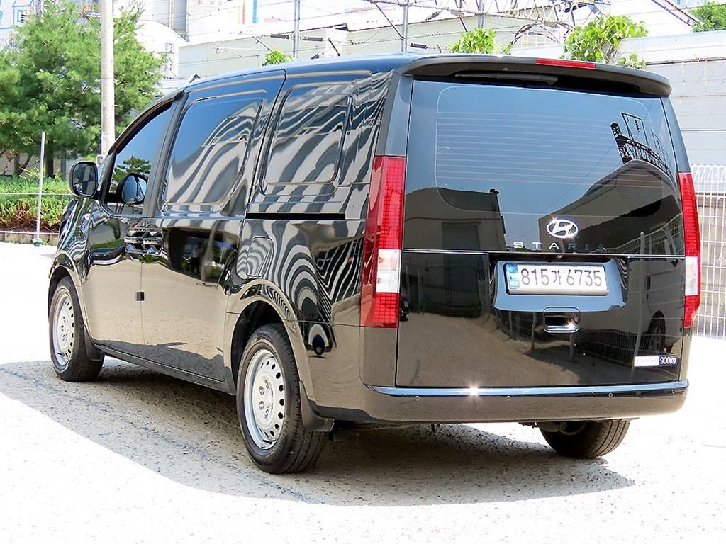 HYUNDAI Staria - Vista 3