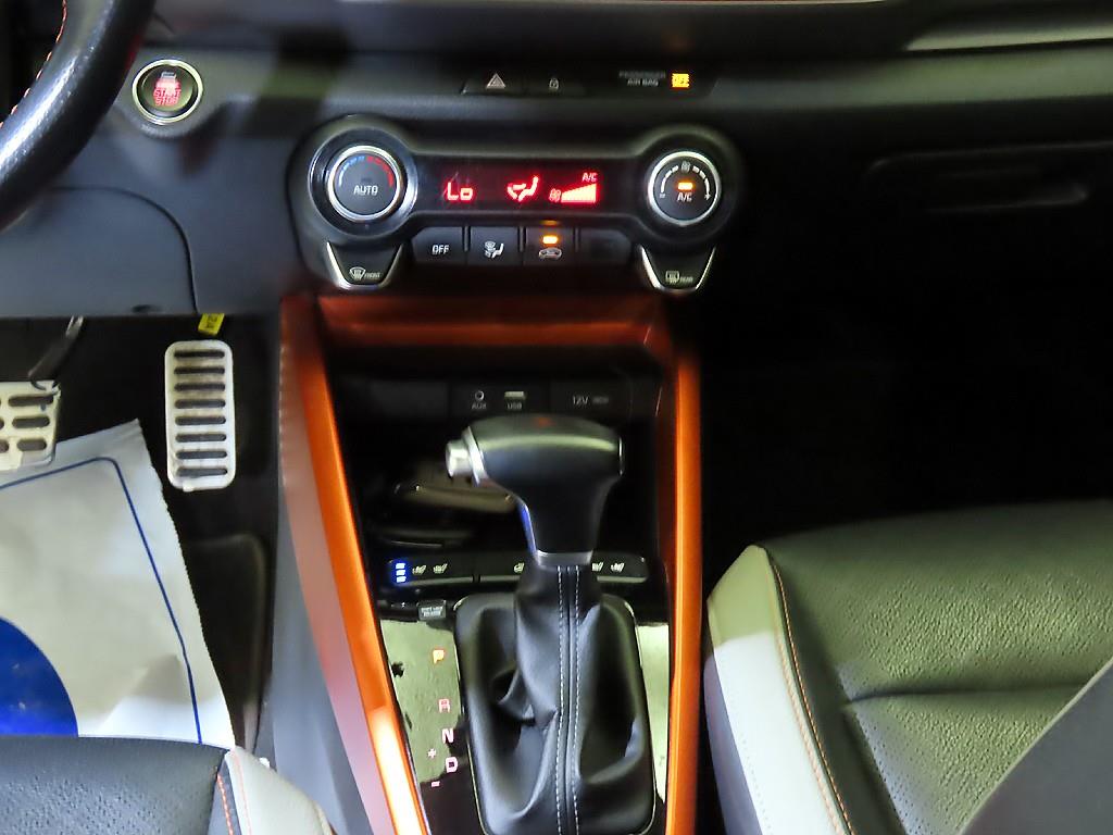 KIA Stonic 2019 Blanco - Importación desde Corea - HF Imports Iquique - Foto 13
