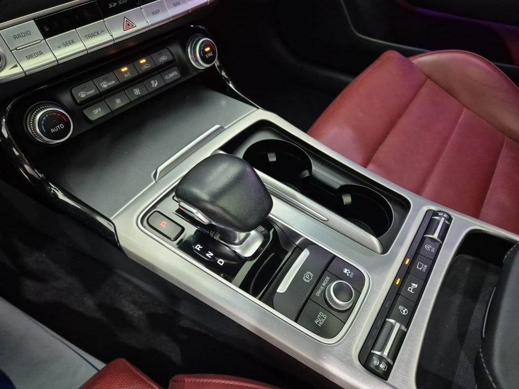 KIA Stinger - Vista 10