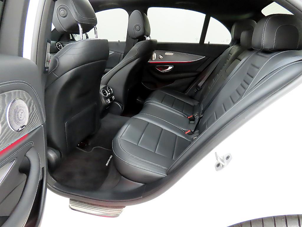Mercedes Benz E class - Vista 8