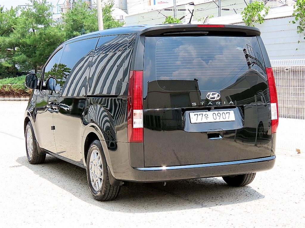 HYUNDAI Staria - Vista 3