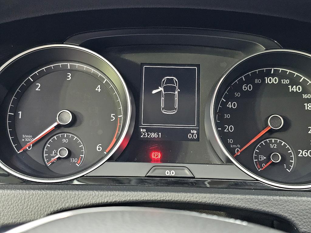 Volkswagen Golf - Vista 8