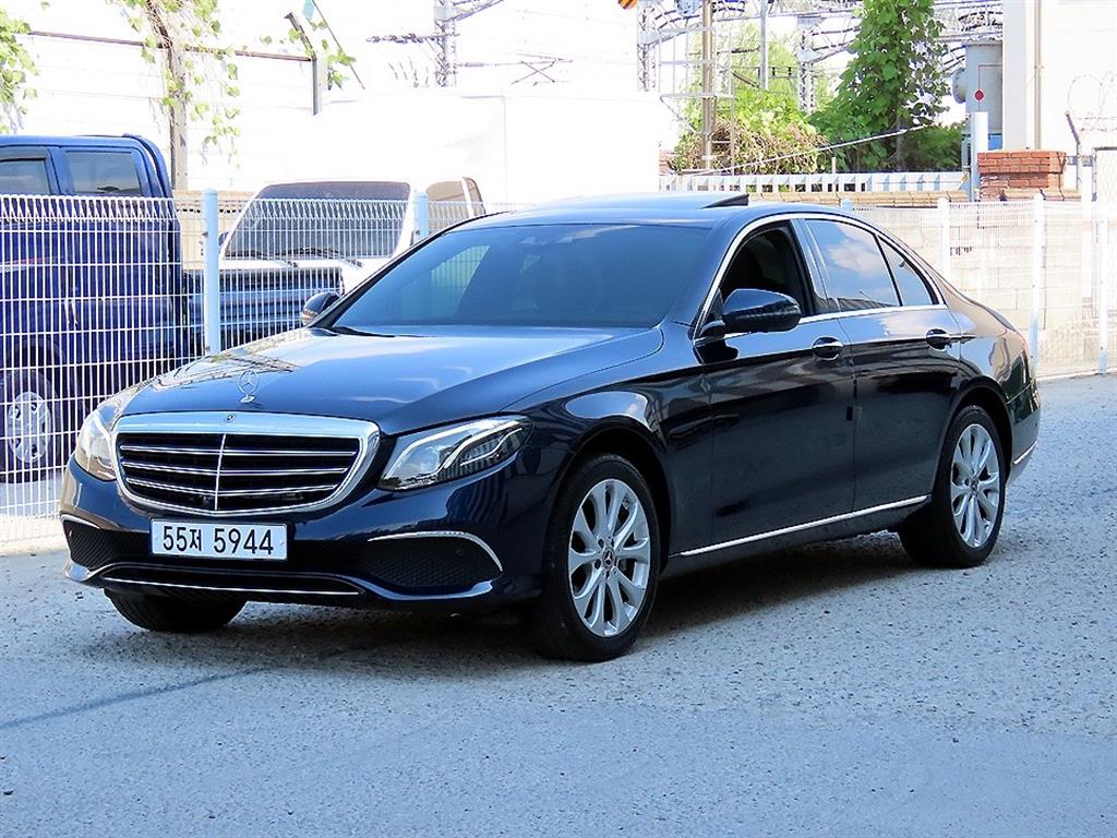 Mercedes Benz E class - Vista 2