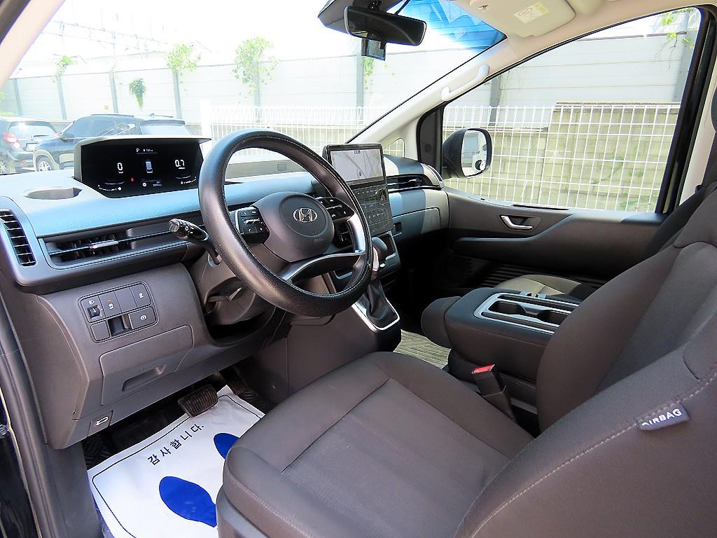 HYUNDAI Staria - Vista 9