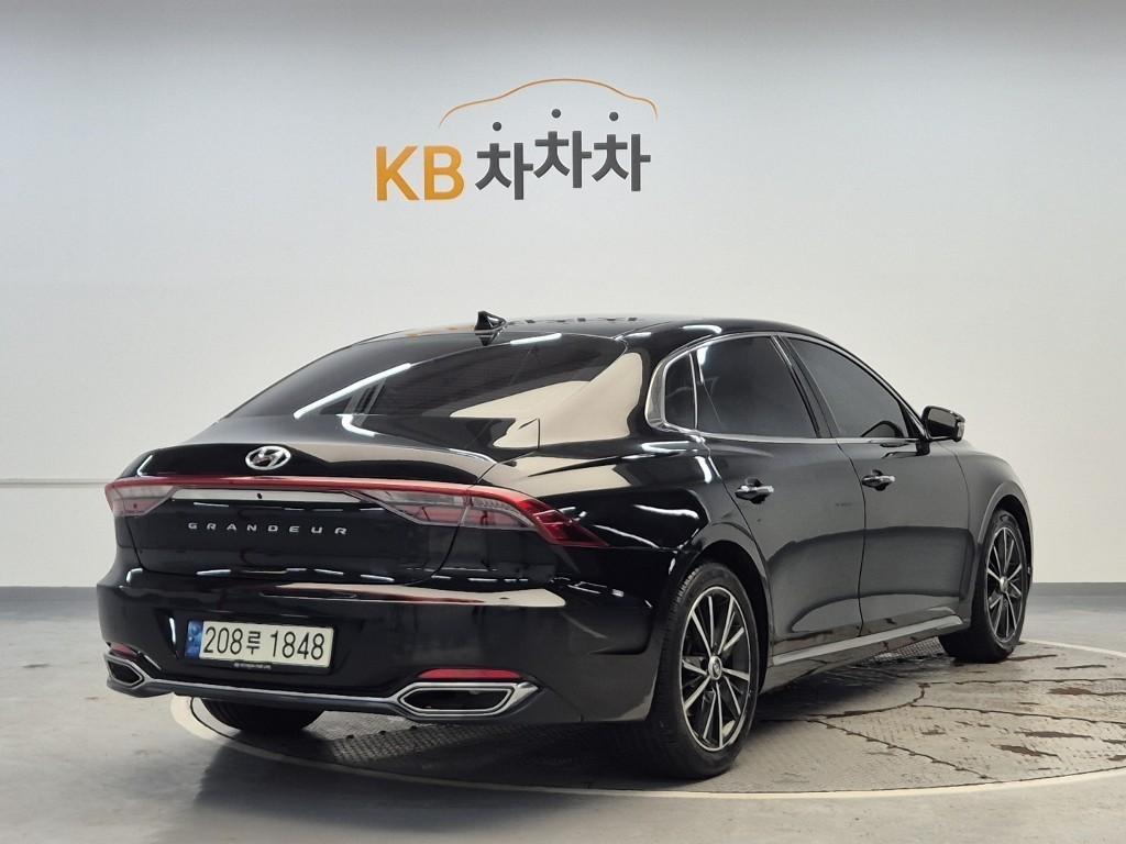 HYUNDAI Grandeur - Vista 3