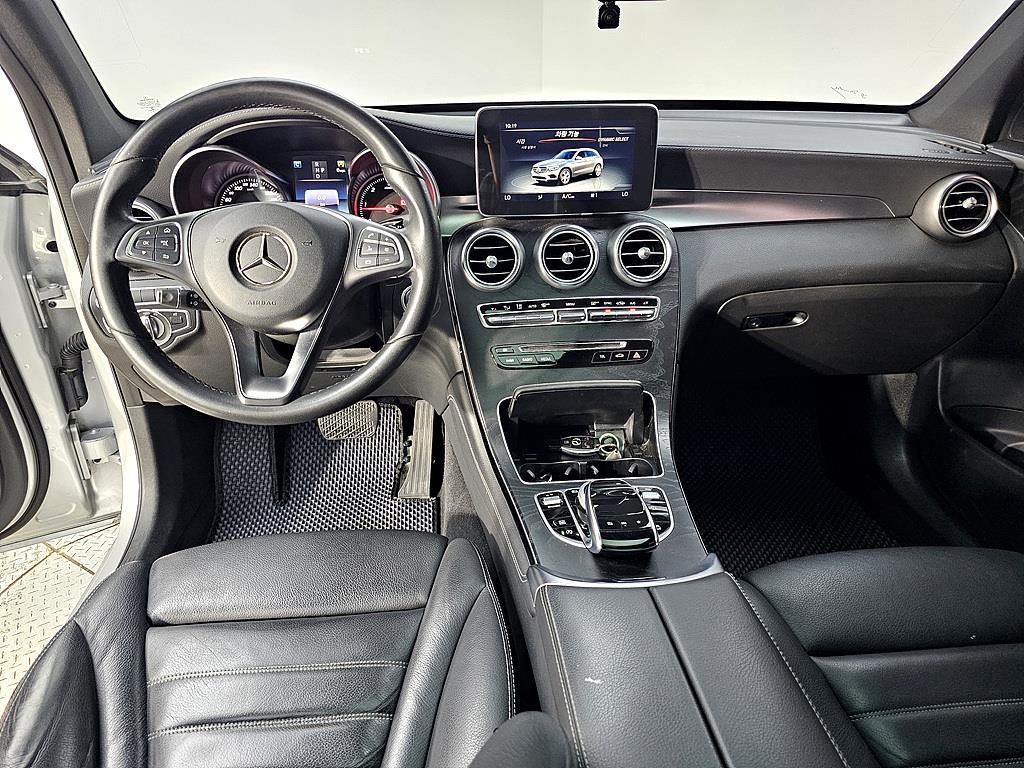 Mercedes Benz GLC Class - Vista 7