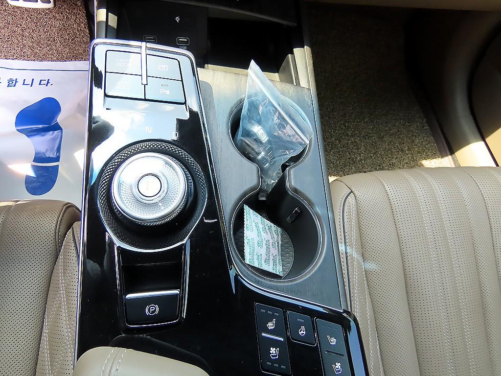 KIA K8 - Vista 12