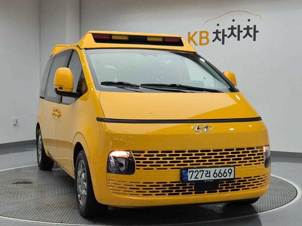 HYUNDAI Staria - Vista 6