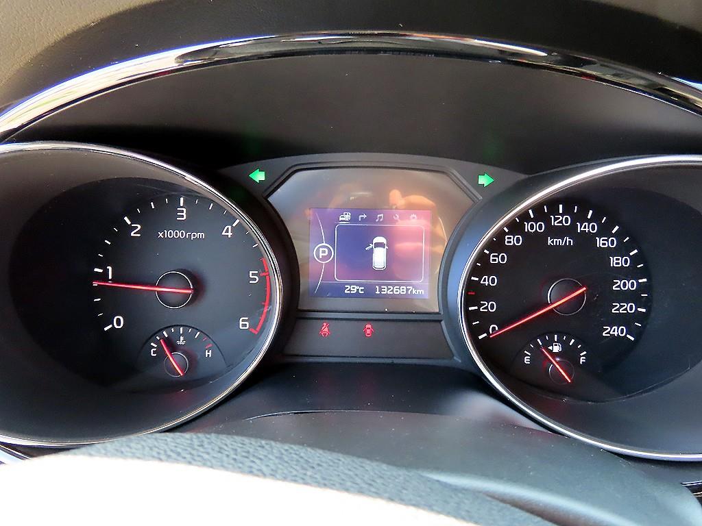 KIA Carnival - Vista 10