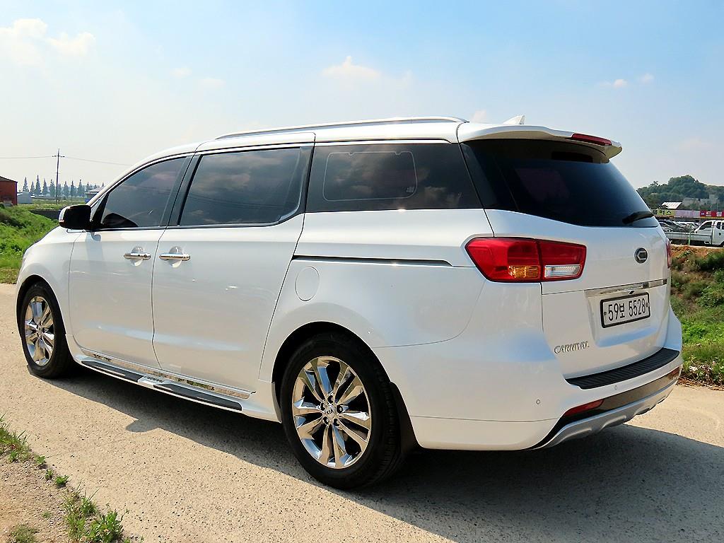 KIA Carnival - Vista 3