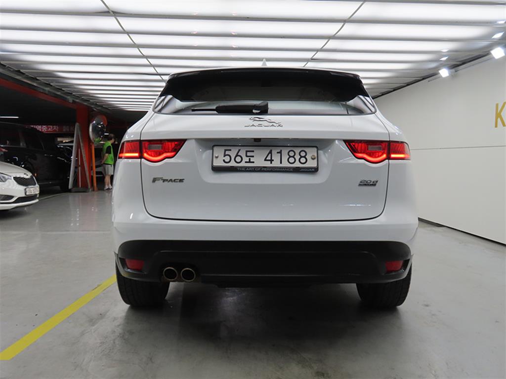 Jaguar F-PACE - Vista 3