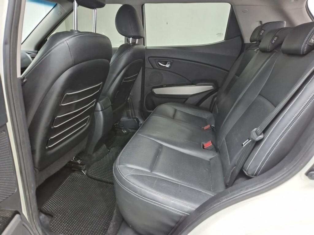 Ssangyong Tivoli 2015 Blanco - Importación desde Corea - HF Imports Iquique - Foto 14