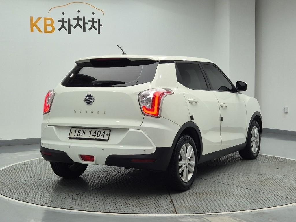 Ssangyong Tivoli - Vista 3
