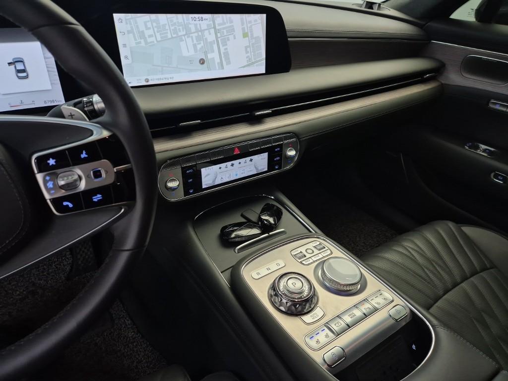 Genesis G90 - Vista 11