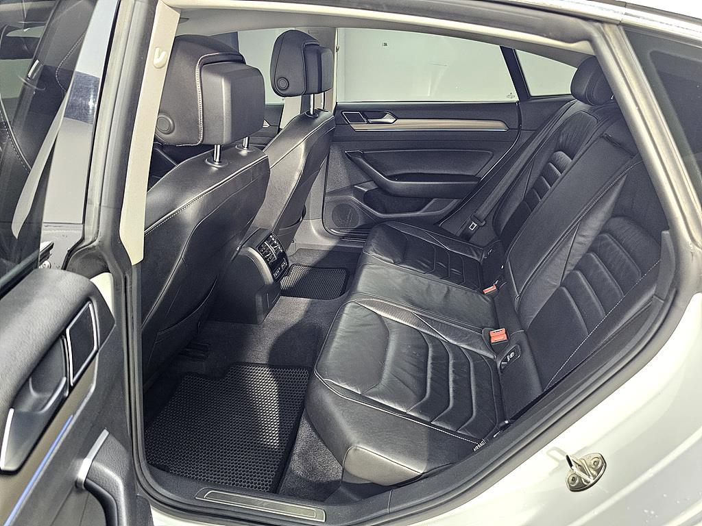 Volkswagen Arteon - Vista 11
