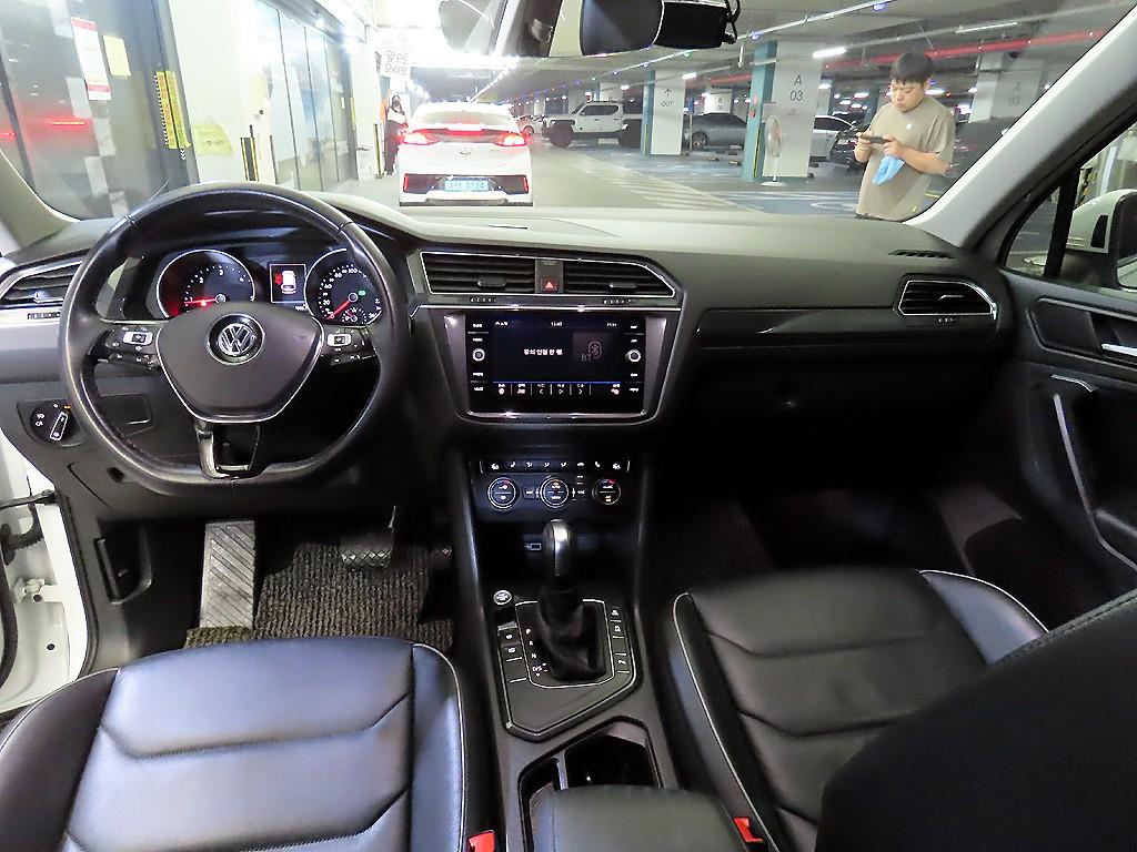 Volkswagen Tiguan - Vista 12