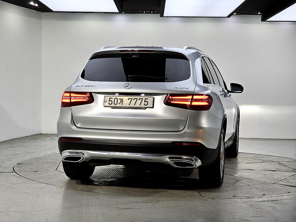 Mercedes Benz GLC Class - Vista 3