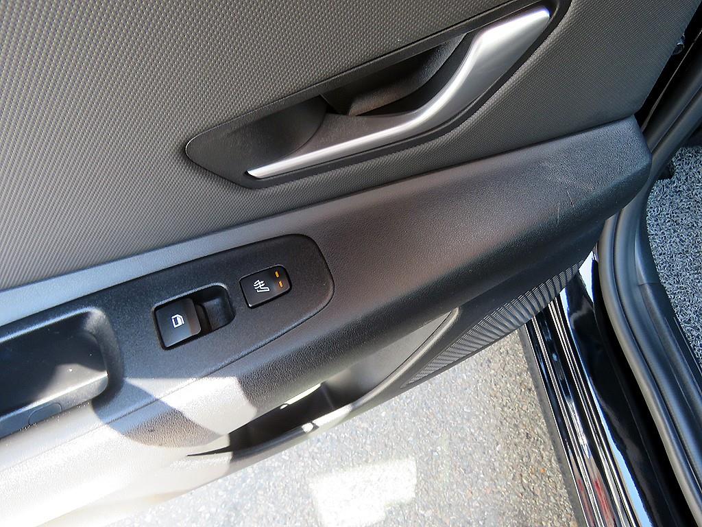 HYUNDAI Avante - Vista 10