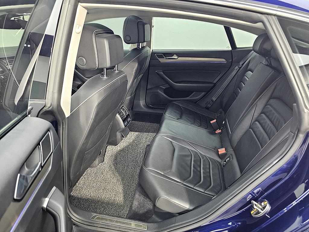 Volkswagen Arteon - Vista 11
