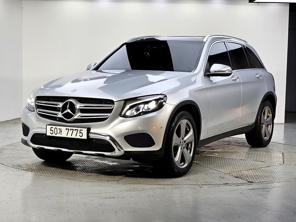 Mercedes Benz GLC Class 2017 Plateado - Importación desde Corea - HF Imports Iquique - Foto 1