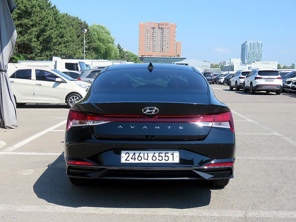 HYUNDAI Avante - Vista 3